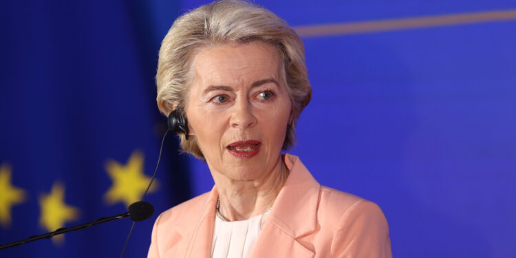 Ursula von der Leyen drži govor o stanju Unije: Stigao je poseban gost