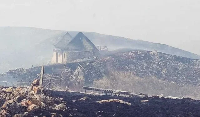 VIDEO Četiri kuće izgorjele na Mrkodolu, vatra prijeti domovima u Rami