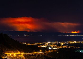 VIDEO Ovako je izgledala paklena noć na Braču: Vatrogasci objavili snimke s terena i iz zraka