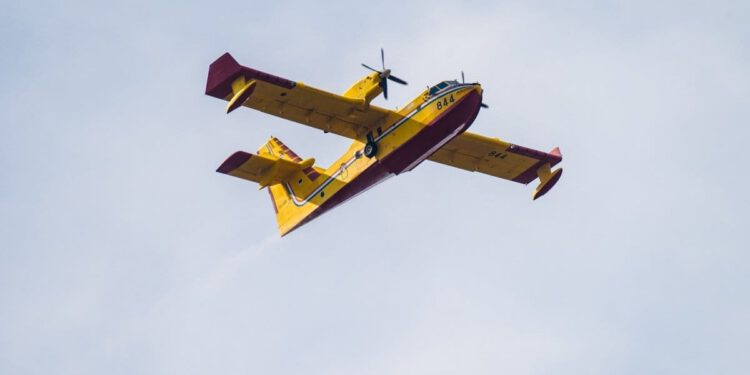 VIDEO Pogledajte novi požar koji je planuo na Braču, gasi ga kanader