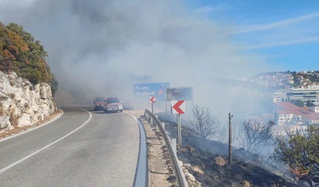 VIDEO Požar u Neumu brzo stavljen pod kontrolu