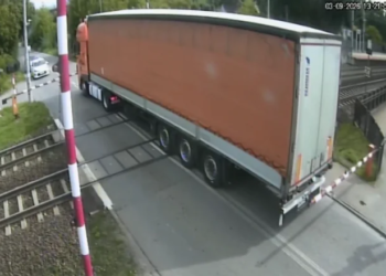 VIDEO Vlak s 300 putnika smrskao kamion u Poljskoj, vozač iz BiH uhićen