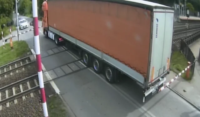 VIDEO Vlak s 300 putnika smrskao kamion u Poljskoj, vozač iz BiH uhićen