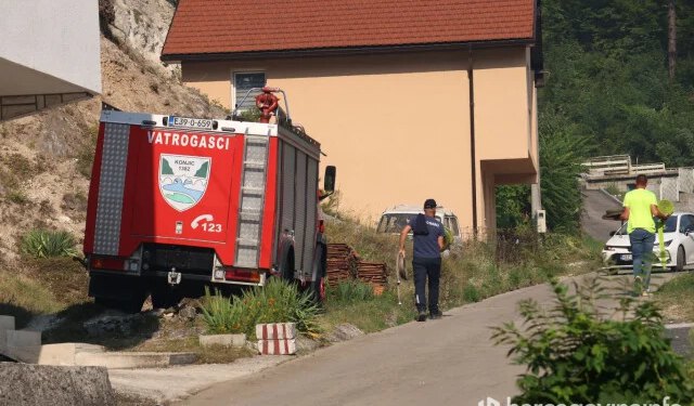 Vatrogasci zaustavili širenje velikog požara iznad Konjica