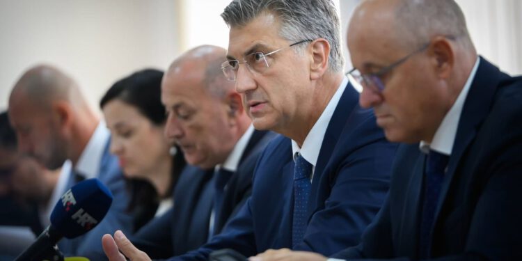 “Voda je ispravna, zakopani otpad bit će privremeno prekriven”. Posao sanacije dobila slovenska firma osumnjičena za nezakonito zakapanje tona smeća!