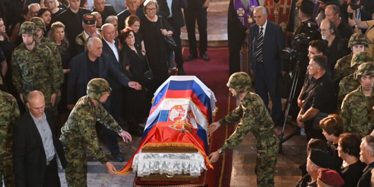 Von der Leyen i Costa osuđuju ‘šokantne slike’ s Mladićeve sahrane
