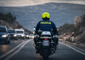 Vozio bez dozvole, preliminarno pozitivan na drogu, a sud ga pustio na slobodu