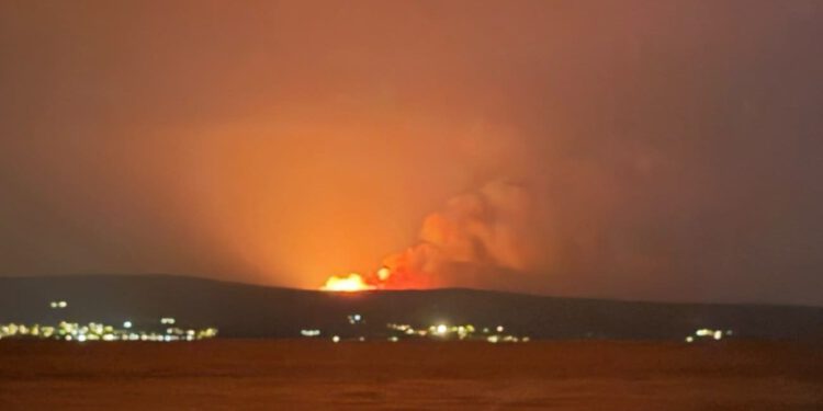Izbio požar na Braču, strelovito brzo se širi