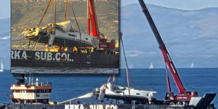 PRIZOR KOJI LEDI KRV U ŽILAMA Nakon više od tri mjeseca izvučena olupina jedrilice poginulih Čeha sa 60 m dubine – Uništeni detalji otkrivaju svu silinu stravičnog sudara!