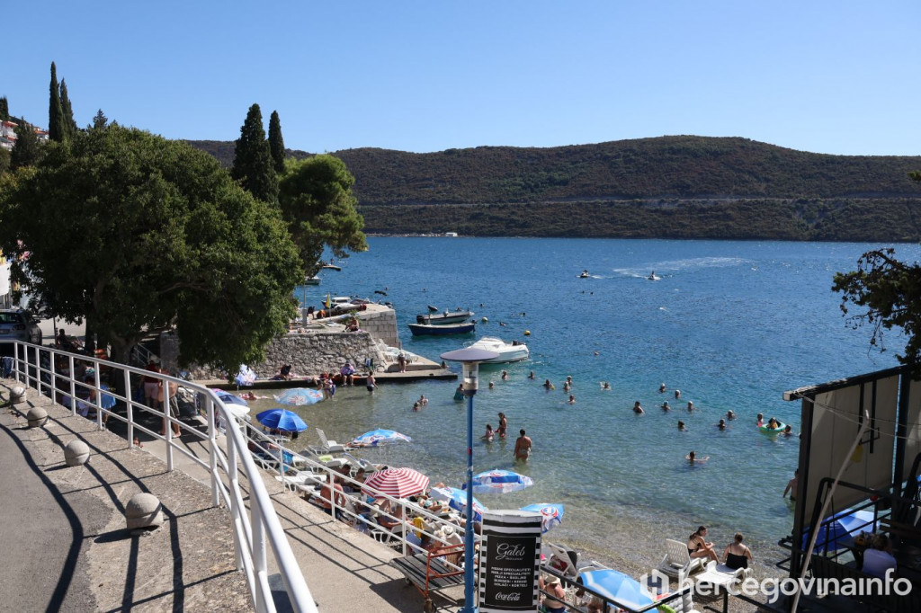 Neum sezona kupanje