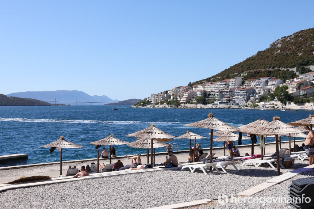 Neum sezona kupanje