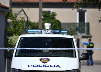 Užas u Petrinji: Izbio požar, u blizini pronađeno tijelo muškarca