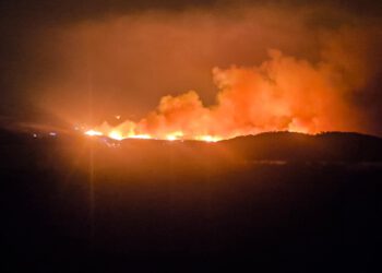 Vatrena stihija na Braču ide prema Milni. Situacija nije dobra