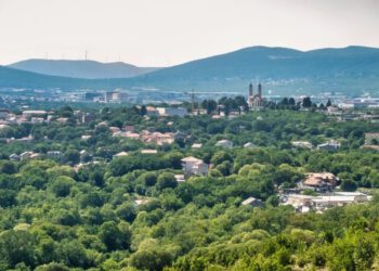 „Pod Mosoron klapa piva“ u Dugopolju: Jedanaesti susret klapa uz Mosor