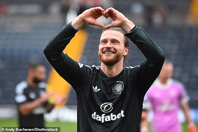 Celtic je izgledao kao da je dobio svjetskog prvaka kada je Hogh postigao hat-trick protiv Kilmarnocka