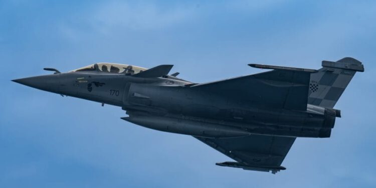 PODIGNUT BORBENI AVION Hrvatski Rafale presreo malteški putnički avion: "Emitirao je kod za otmicu"
