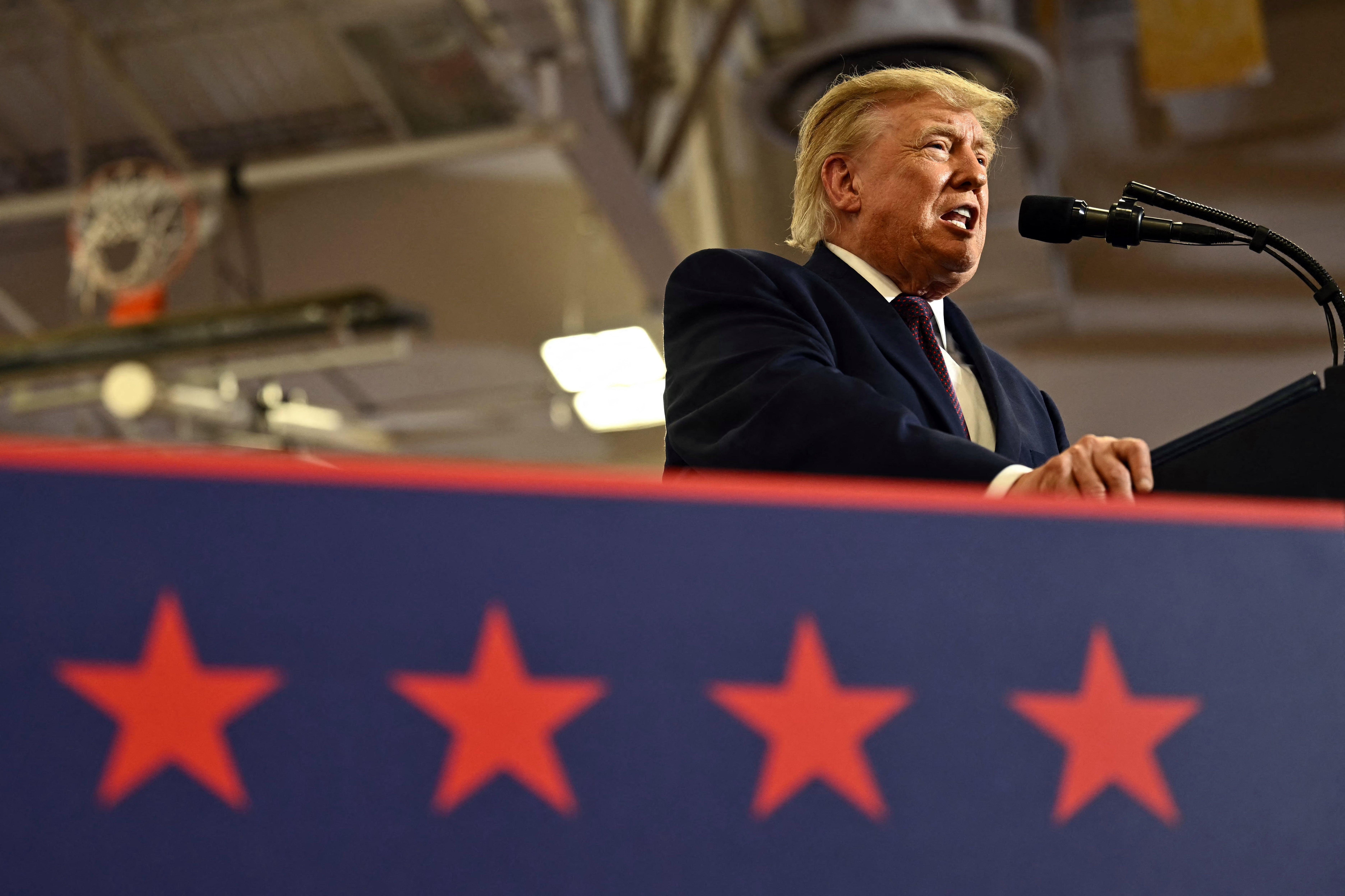 Samo 17 posto odraslih Amerikanaca odobrava Trumpovo rješavanje troškova života, dok 84 posto registriranih birača vidi gospodarstvo kao glavni prioritet