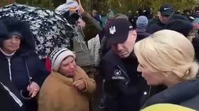 'Bez hrane, bez lijekova': Evakuirani iz Aljoški prepričavaju ukrajinsku opsadu (VIDEO)