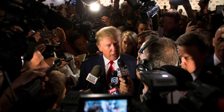 Američko ministarstvo pravosuđa istražuje televizijske kuće zbog bojkota Bijele kuće