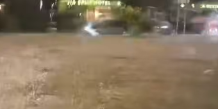 Apokaliptični prizori u Splitu: Cijeli grad pod vodom, bujaju fekalni izvori