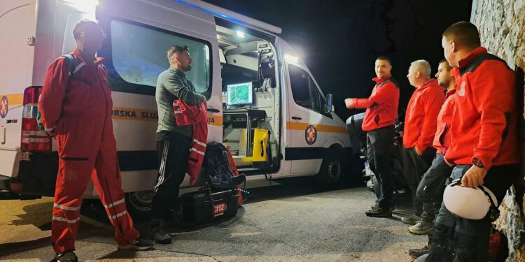 BRZA INTERVENCIJA NA MOSORU: Nestali 24-godišnji turist pronađen nakon višesatne potrage
