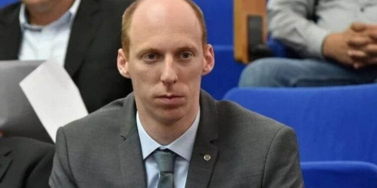 Burno u Zadru zbog 150.000 tona otpada: Radeta tražio odgovore, vijećnici odbili njegov prijedlog!