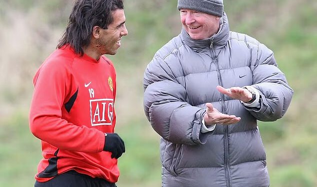 Carlos Tevez otkriva da je ‘želio ubiti Garyja Nevillea’ u novim tvrdnjama da je Sir Alex Ferguson prekršio obećanje – i potaknuo njegov neslavni prelazak u Man City iz Man Uniteda