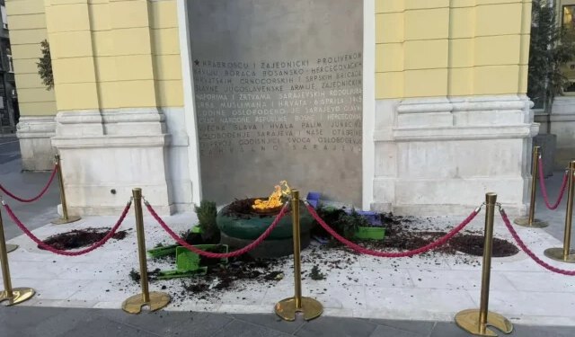 Devastiran spomenik ‘Vječna vatra’ u Sarajevu, oglasili se iz grada