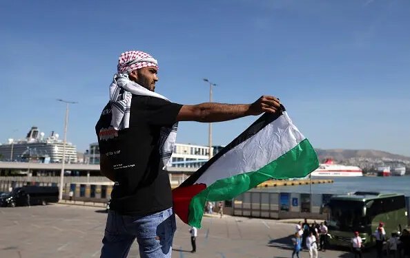 Dockworkers strike at 113 ports as communist groups back Gaza protest