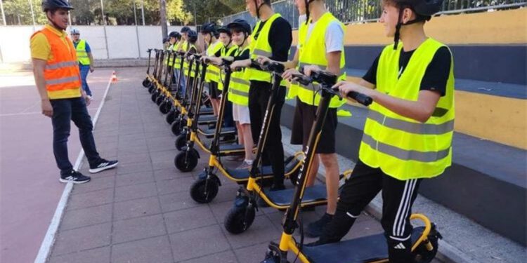 Dubrovačka prometna policija provodi preventivnu kampanju s ciljem sigurne vožnje e-romobila