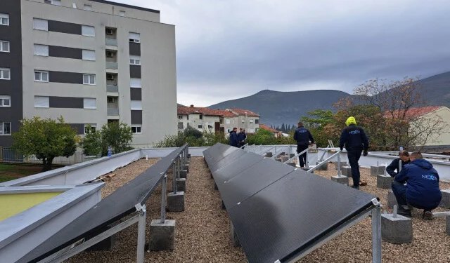 FOTO Mostar najavio solarni parking kod Vijećnice i gradnju elektrana na školama, za prve zahvate osigurano pola milijuna KM