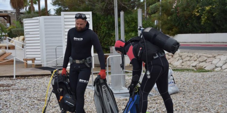 FOTO Što se krije na dnu mora kod splitskog Trstenika? Ronioci zaronili u poznatu uvalu, a sudjelovali i štićenici Centra ‘Maestral’