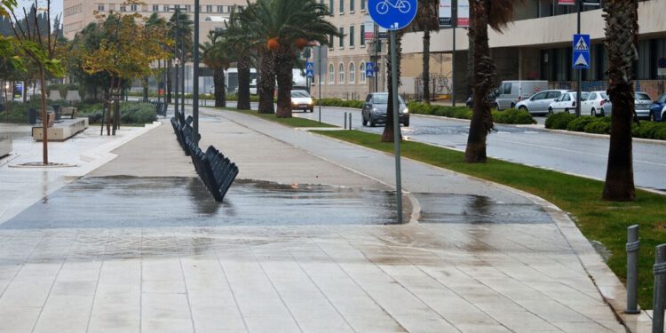 Grad Split upozorio građane na nevrijeme: Prijete bujične poplave i olujni udari juga!