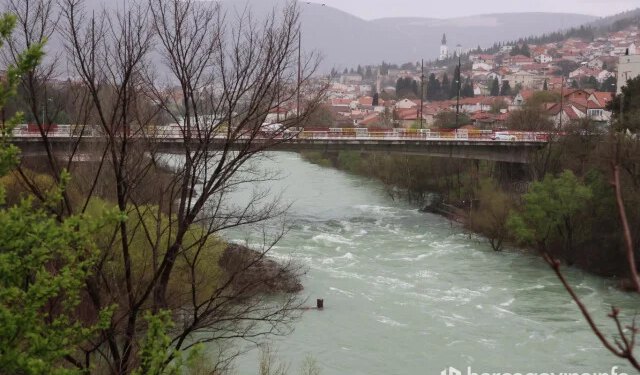 Građanima Mostara izdano upozorenje: Moguće poplave, bujice i klizišta
