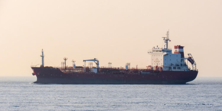 Hrvatski časnik nestao, a drugi ozlijeđen u napadu dronovima na tanker