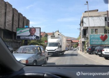 Izbori prošli, plakati ostali: Strankama prijete kazne do 30.000 KM, evo kome ih možete prijaviti