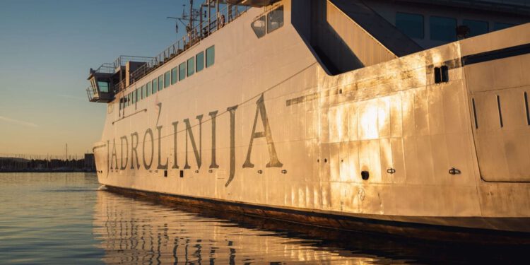 Je li i ona platila kartu? Neobična putnica na trajektu za dalmatinski otok