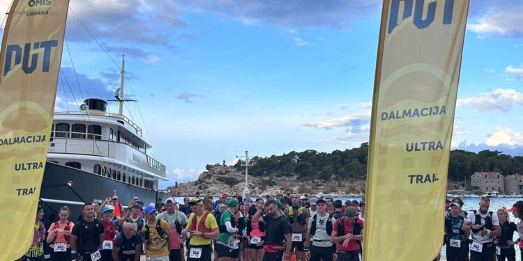 MAKARSKA Krenula utrka Dalmacija Ultra Trail: “56 kilometara do Omiša”
