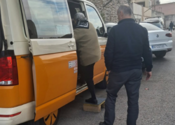Mali autobus, velika pažnja: Pogledajte kako vozač Neboderka olakšava ulazak putnicima