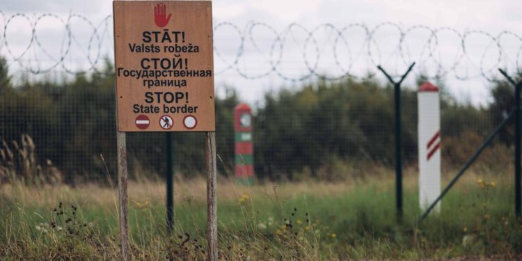 Maskirani ljudi upali iz Bjelorusije u Latviju i oštetili graničnu infrastrukturu