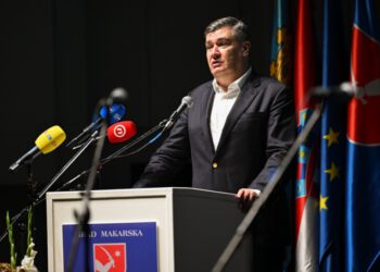 Milanović se u Makarskoj dotaknuo otpada i turizma pa poručio: ‘To nikome ne smijemo dopustiti’
