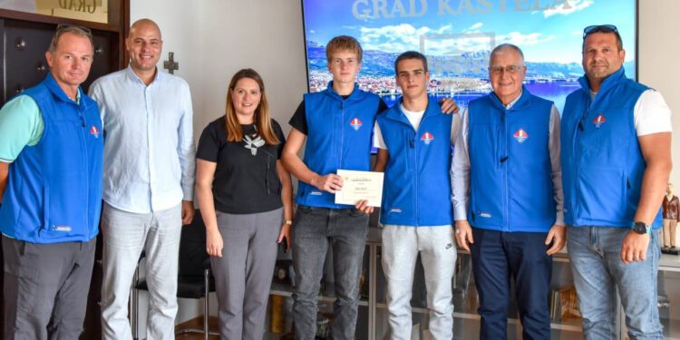 Mladi veslači Marine Kaštela na prijemu u Gradu: Toni Milić i Krsto Boban okitili se titulama prvaka Hrvatske