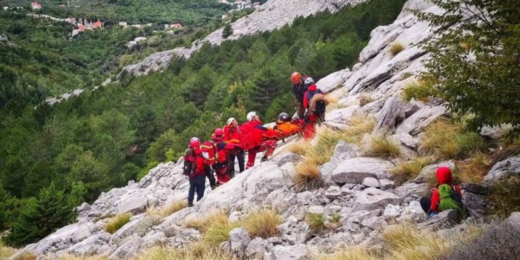 Na Kašjune stižu helikopteri, potražni psi i stotinjak spašavatelja