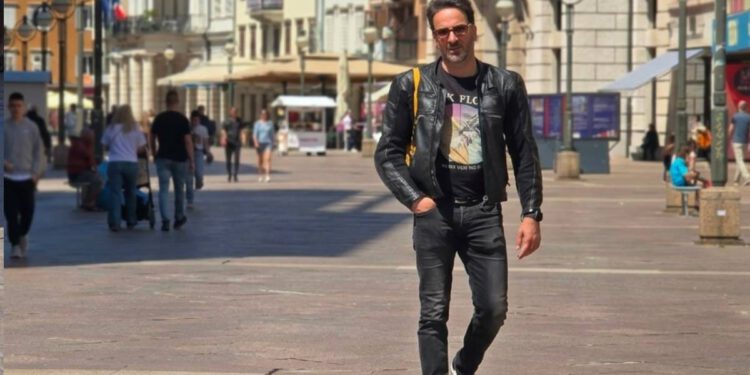 Nakon skidanja lokota, Miletić na riječkom Korzu skuplja potpise protiv blokade plaža