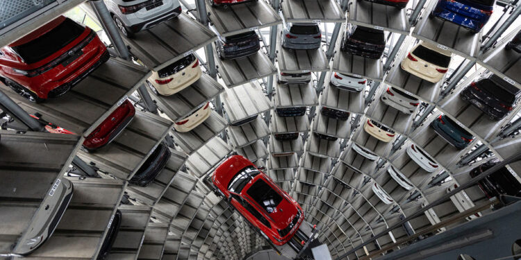 Njemački automobilski div zabilježio gubitak od više milijardi eura — RT Business News