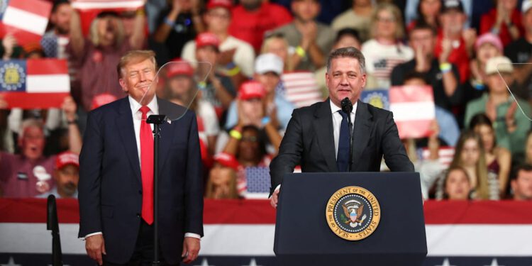 Njemački političari kritiziraju govor direktora Audija na Trumpovom predizbornom skupu