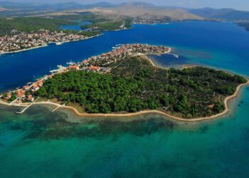 OPERACIJA SPUŽVA Akcija čišćenja podmorja na otoku Krapnju