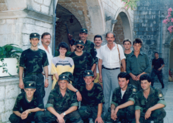 OSNIVANJE ZNG-A U DUBROVNIKU Bratoš je okupio prve dragovoljce, bili su dobro organizirani, ali nije bilo oružja…