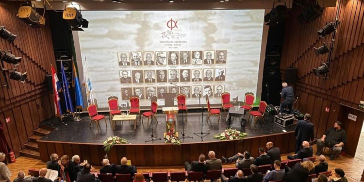 Otok Hvar dao čak 27 akademika! U Starom Gradu otvoreno šetalište posvećeno velikanima znanosti i kulture