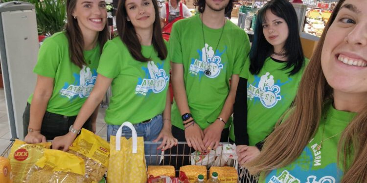 Ovo je Split kakav volimo! Više od 450 mladih obojili bolničke hodnike, pomagali beskućnicima i čistili Marjan